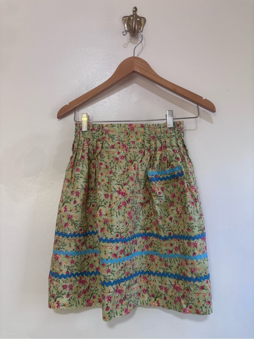 CottageCore Vintage Grandma Handmade Floral Apron with Rick Rack Trim & Pocket